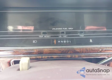 1990 Chrysler New Yorker Fifth Avenue z USA, uszkodzony, nr VIN 1C3XY66R3LD704517